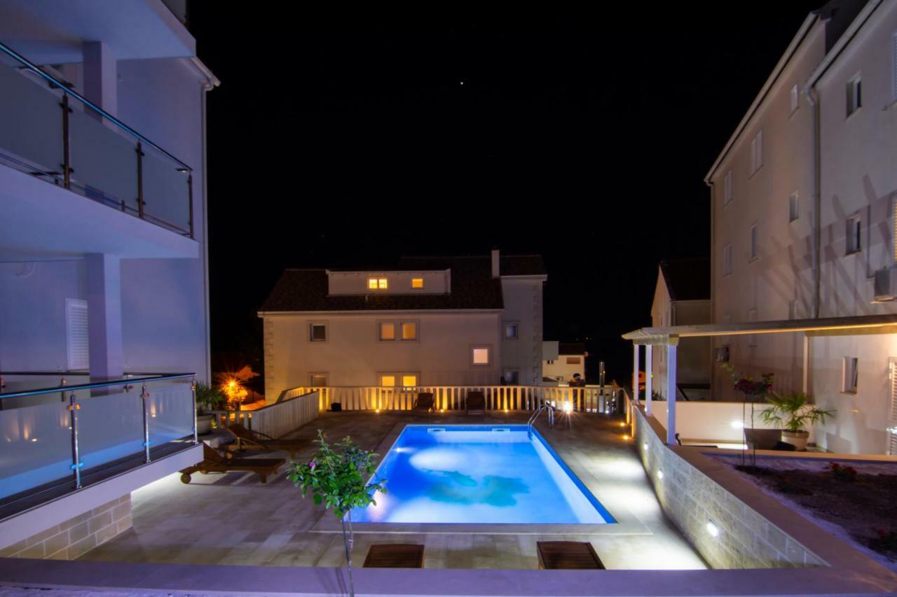 Apartments Sara 4 Bol Esterno foto